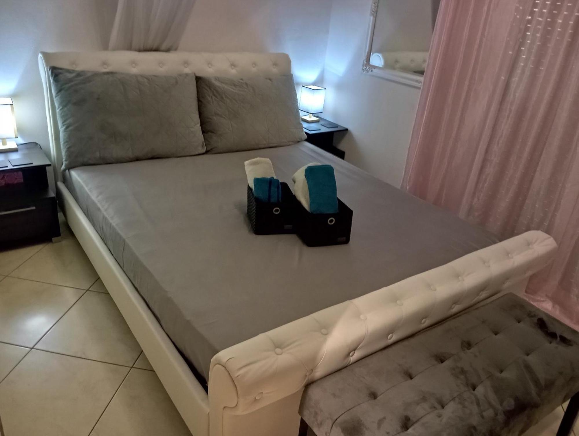 אתונה The Genius Apartment 3 Rooms, Α Floor 3 Υπνοδωμάτια, A Όροφος מראה חיצוני תמונה